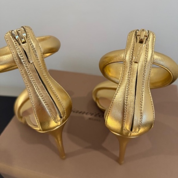 GIANVITO ROSSI BIJOUX 105 GOLD METALLIC LEATHER SANDALS SIZE 37.5 NEW - Picture 7 of 16